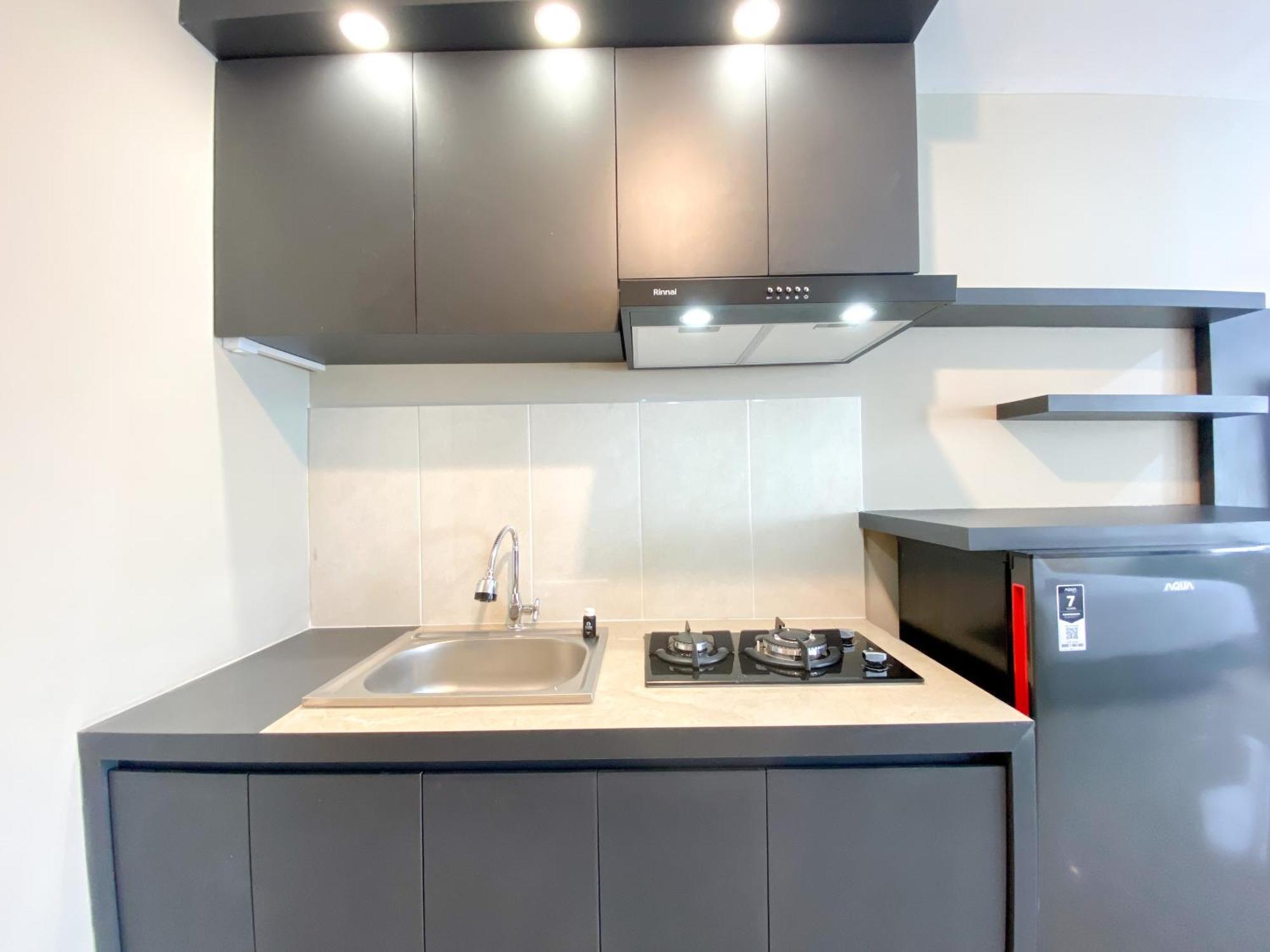 Comfy At Gateway Park Lrt By Travelio Apartemen Bekasi