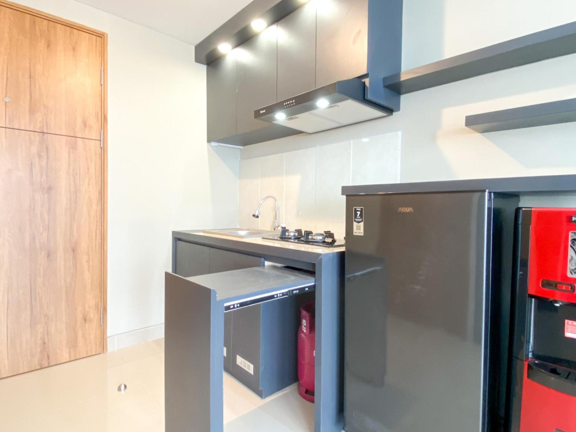 Apartemen Comfy At Gateway Park Lrt By Travelio Bekasi
