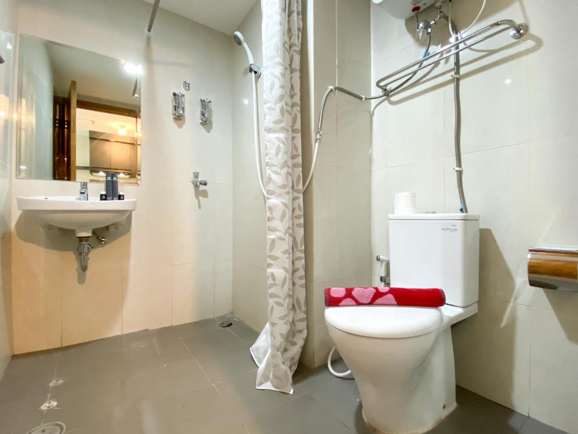 Comfy At Gateway Park Lrt By Travelio Apartemen Bekasi