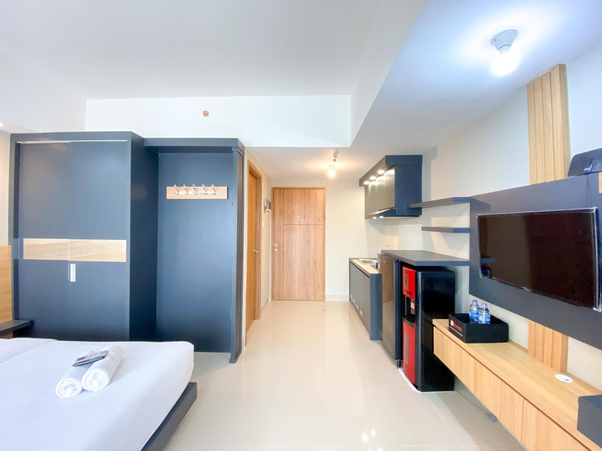 Comfy At Gateway Park Lrt By Travelio Apartemen *